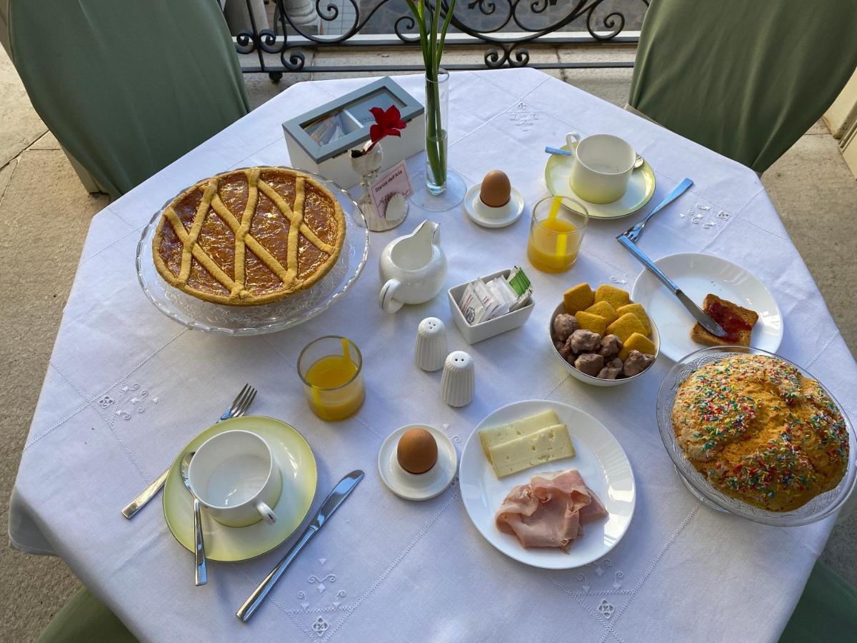 Casa Di Carlo Goldoni - Dimora Storica Acomodação com café da manhã Chioggia Exterior foto