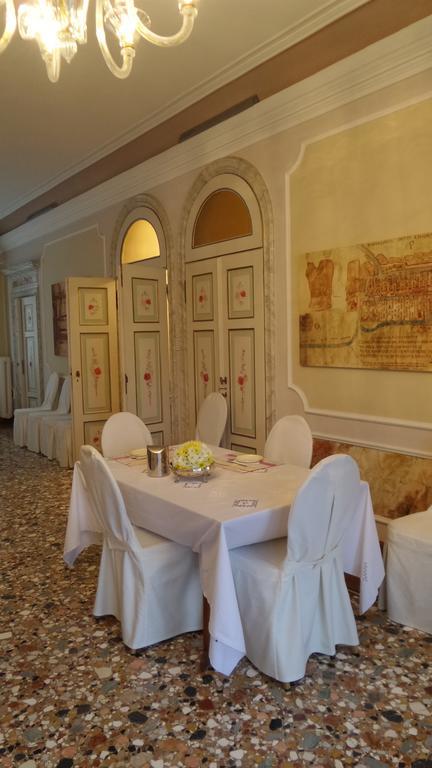 Casa Di Carlo Goldoni - Dimora Storica Acomodação com café da manhã Chioggia Exterior foto