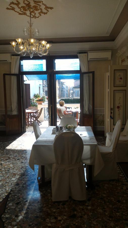 Casa Di Carlo Goldoni - Dimora Storica Acomodação com café da manhã Chioggia Exterior foto