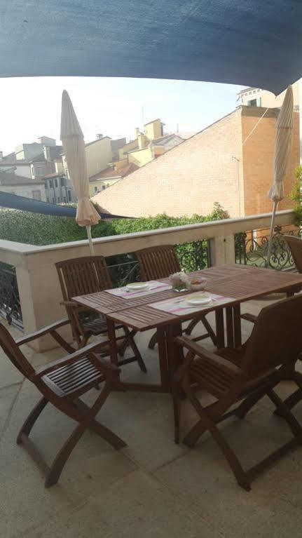 Casa Di Carlo Goldoni - Dimora Storica Acomodação com café da manhã Chioggia Exterior foto