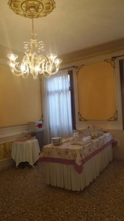 Casa Di Carlo Goldoni - Dimora Storica Acomodação com café da manhã Chioggia Exterior foto